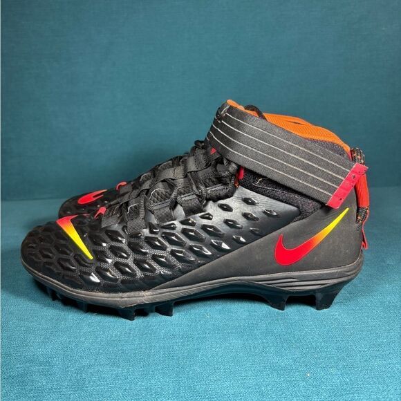 Size 11 - Men’s Nike Force Savage Pro 2 cleats